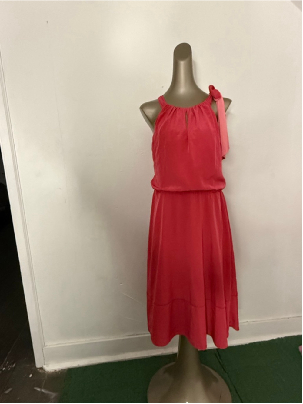 WHITE HOUSE BLACK MARKET Coral Midi Dress Size 10 Tie Shoulder Keyhole Neckline
